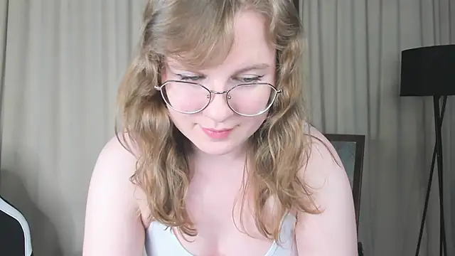 Snapshot of Tara_Harris chatting on February 22, 2025, 7:36 pm Tara Harris online show from February 22, 2025, 7:36 pm