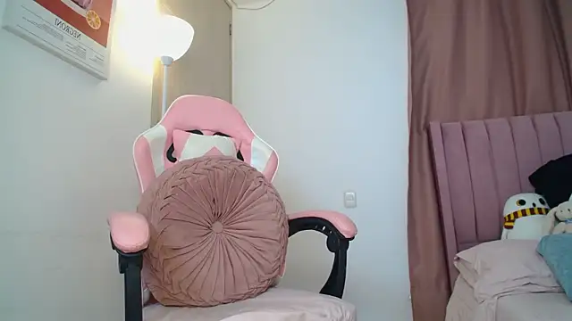 emmily forev3r online show from March 9, 2026, 6:44 pm