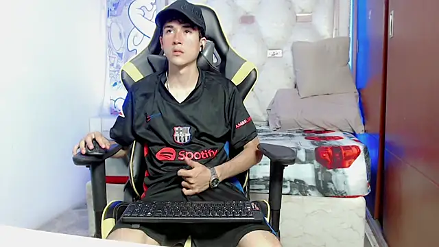 johnny cagee online show from October 9, 2025, 4:13 am