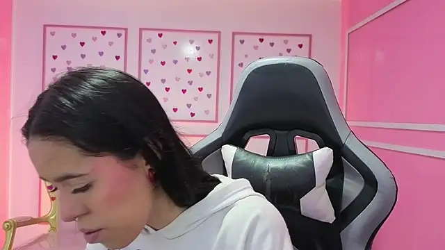 stephania t online show from September 25, 2025, 11:38 am