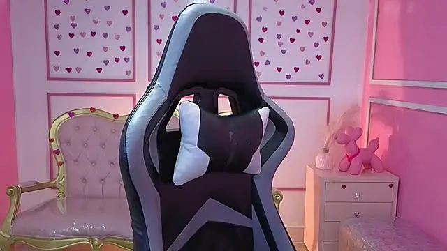 stephania t online show from October 7, 2025, 12:28 pm