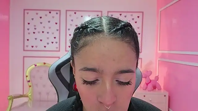 stephania t online show from September 27, 2025, 12:33 pm