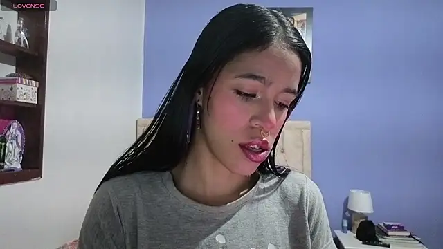 stephania t online show from May 4, 2026, 3:37 pm