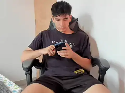 leo030809 online show from January 2, 2025, 6:34 pm