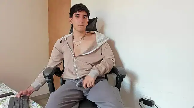 leo030809 online show from March 19, 2025, 5:50 pm