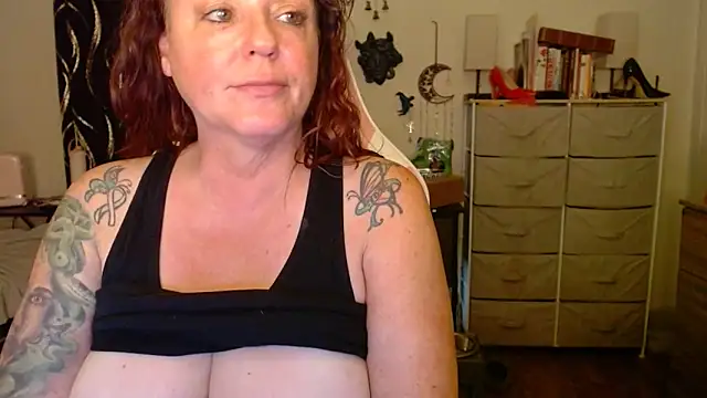 Nikkimastersgirl1091 online show from May 14, 2026, 1:35 am