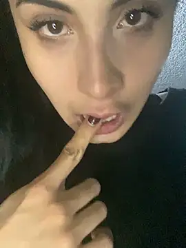 Effyvice13 online show from September 30, 2025, 4:07 am