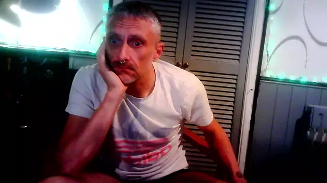 Snapshot of unclestefansdick chatting on September 19, 2025, 2:15 am unclestefansdick online show from September 19, 2025, 2:15 am