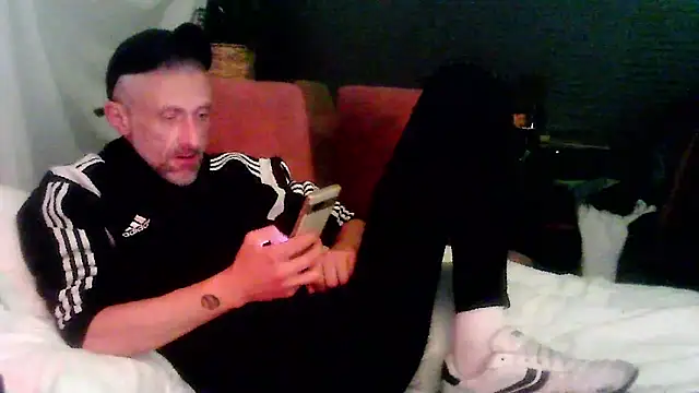 Snapshot of unclestefansdick chatting on September 25, 2025, 1:00 am unclestefansdick online show from September 25, 2025, 1:00 am