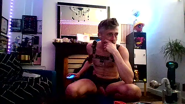 Snapshot of unclestefansdick chatting on March 14, 2025, 1:35 pm unclestefansdick online show from March 14, 2025, 1:35 pm