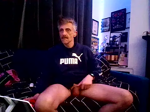 Snapshot of unclestefansdick chatting on March 12, 2025, 10:17 pm unclestefansdick online show from March 12, 2025, 10:17 pm