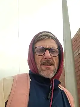 Snapshot of unclestefansdick chatting on March 3, 2025, 9:55 am unclestefansdick online show from March 3, 2025, 9:55 am