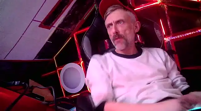 Snapshot of unclestefansdick chatting on December 31, 2024, 12:57 pm unclestefansdick online show from December 31, 2024, 12:57 pm