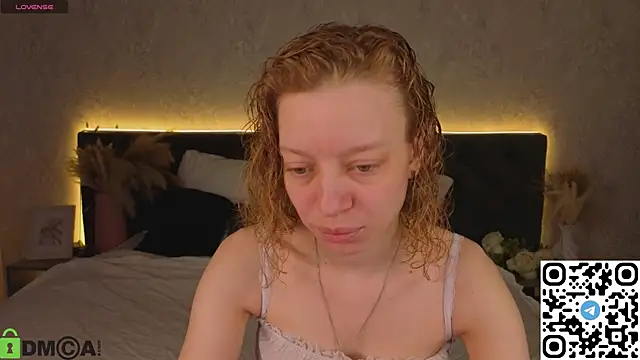 Michelle Blond online show from April 18, 2026, 1:08 am