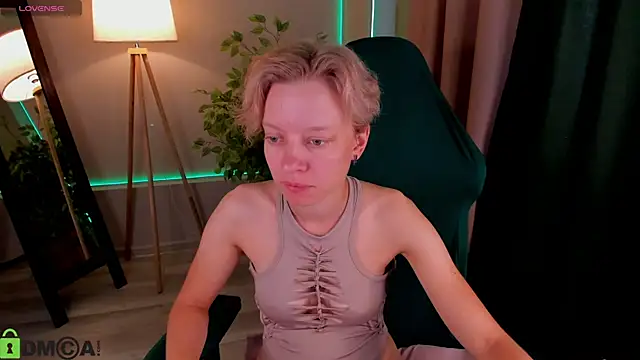 Michelle Blond online show from July 31, 2026, 8:14 am