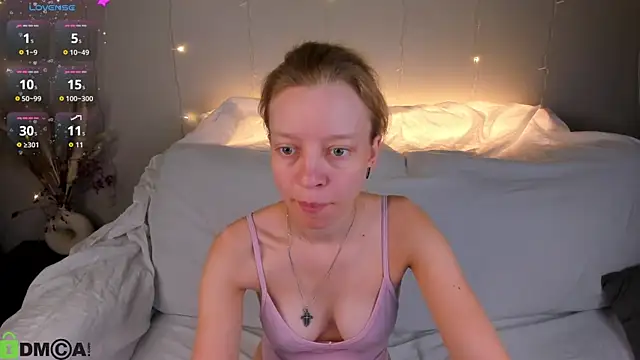 Michelle Blond online show from June 22, 2026, 11:35 pm