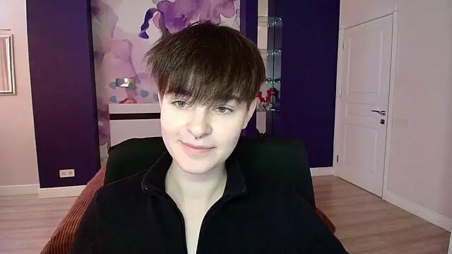 EmiliaYours online show from March 9, 2025, 1:15 pm