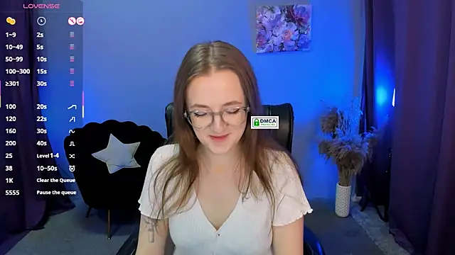 luna berryy online show from February 22, 2025, 8:09 pm