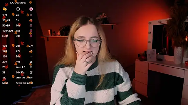 luna berryy online show from September 19, 2025, 7:40 pm