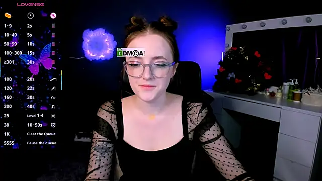 luna berryy online show from February 19, 2025, 8:10 pm