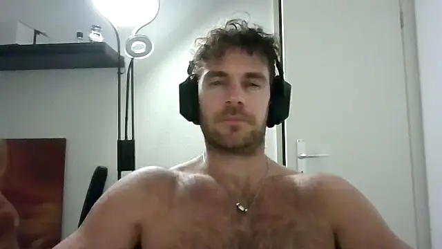 alpha-hunk online show from November 15, 2025, 10:03 pm