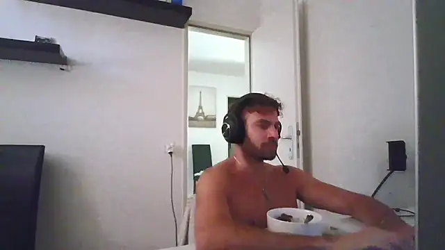 alpha-hunk online show from July 23, 2026, 10:01 am