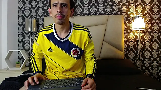 Sr Magnus  online show from March 11, 2025, 4:41 am