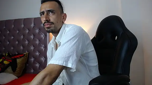 Sr Magnus  online show from October 14, 2025, 5:41 am