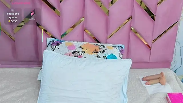 collegepawglovedaddy online show from November 2, 2025, 1:05 pm