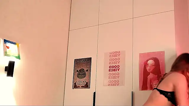 Snapshot of SIlviaBeyt chatting on February 23, 2026, 9:37 pm SIlviaBeyt online show from February 23, 2026, 9:37 pm