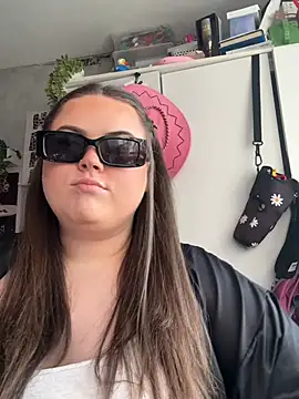 BellaBoux4 online show from March 20, 2026, 4:41 pm