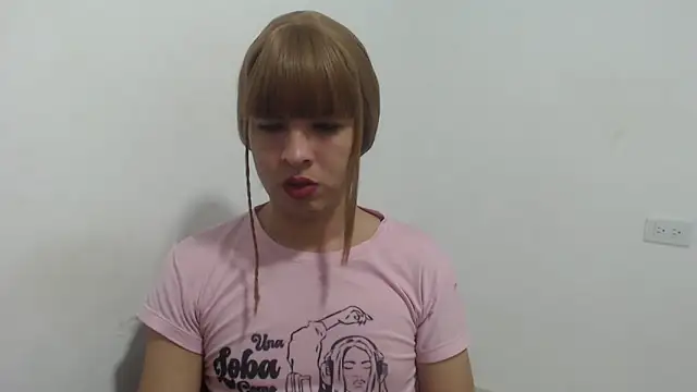 estefania224 online show from June 2, 2026, 11:49 pm