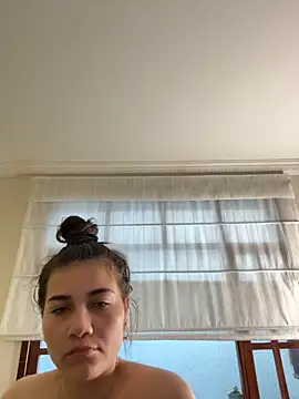 aurora divine online show from October 18, 2025, 1:02 pm