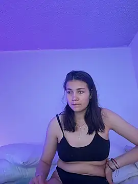 Snapshot of aurora_divine chatting on July 3, 2026, 8:37 pm aurora divine online show from July 3, 2026, 8:37 pm