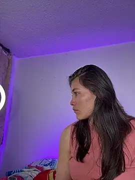 aurora divine online show from May 4, 2026, 7:06 pm