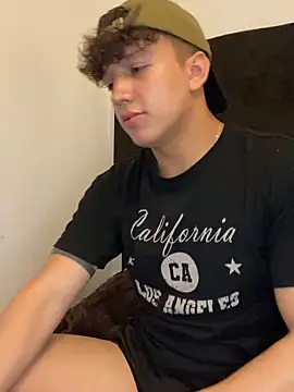 Snapshot of merlyn_00 chatting on February 2, 2025, 8:19 pm merlyn 00 online show from February 2, 2025, 8:19 pm