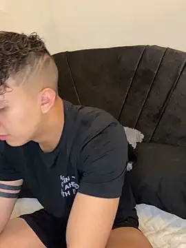 Snapshot of merlyn_00 chatting on December 28, 2024, 7:11 pm merlyn 00 online show from December 28, 2024, 7:11 pm