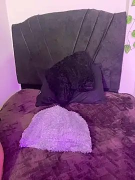 Snapshot of merlyn_00 chatting on January 10, 2025, 6:17 pm merlyn 00 online show from January 10, 2025, 6:17 pm