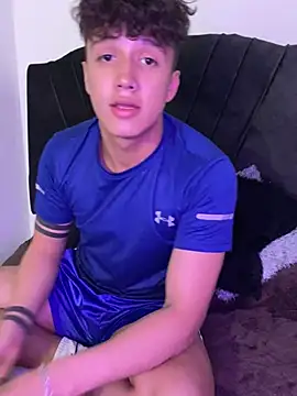 Snapshot of merlyn_00 chatting on January 5, 2025, 8:42 pm merlyn 00 online show from January 5, 2025, 8:42 pm