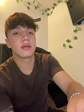 Snapshot of merlyn_00 chatting on February 15, 2025, 8:45 pm merlyn 00 online show from February 15, 2025, 8:45 pm