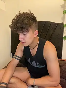 Snapshot of merlyn_00 chatting on January 24, 2025, 11:02 pm merlyn 00 online show from January 24, 2025, 11:02 pm