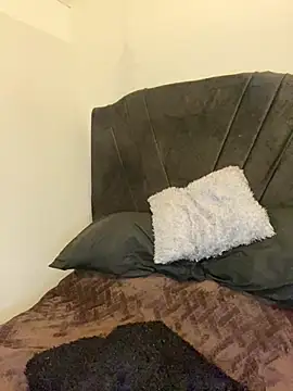 Snapshot of merlyn_00 chatting on January 27, 2025, 10:38 pm merlyn 00 online show from January 27, 2025, 10:38 pm