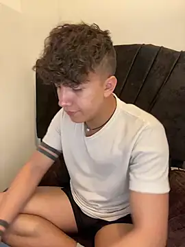 Snapshot of merlyn_00 chatting on January 23, 2025, 6:24 pm merlyn 00 online show from January 23, 2025, 6:24 pm