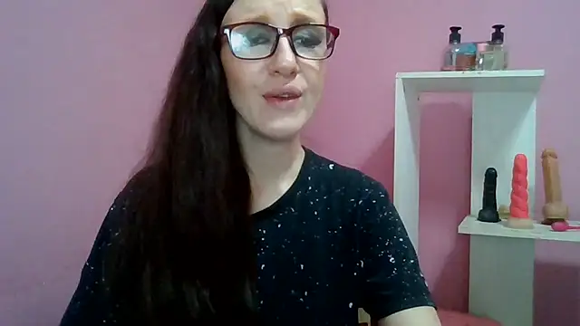 Snapshot of LolaBoobs chatting on June 21, 2026, 12:11 pm LolaBoobs online show from June 21, 2026, 12:11 pm