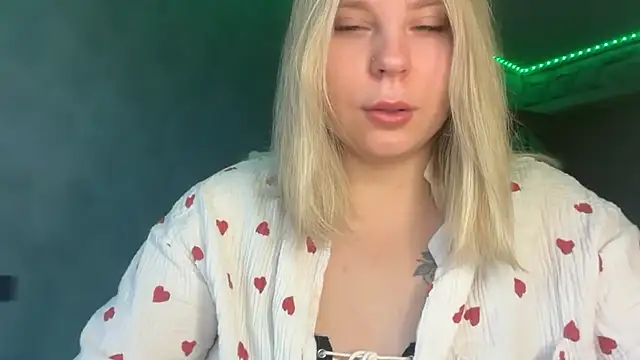 Thalia  Star online show from December 17, 2025, 8:19 am