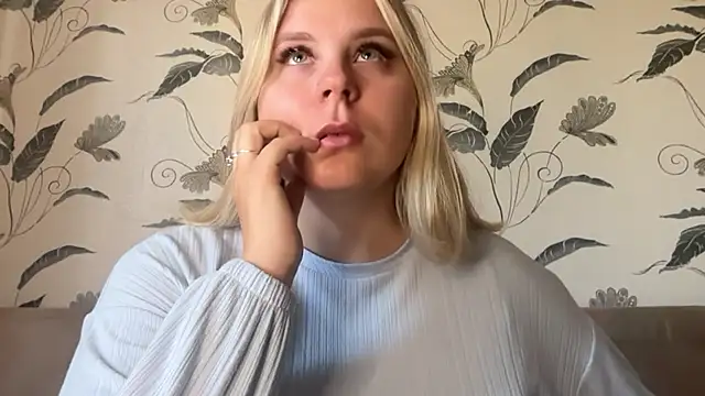 Thalia  Star online show from September 25, 2025, 9:59 am