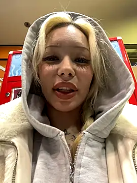 babydolll online show from November 7, 2025, 1:04 pm