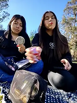 Caro kitty- online show from November 7, 2025, 1:04 pm