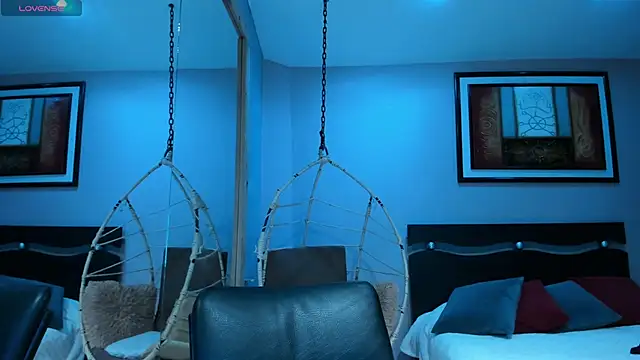 ebbafernandez  online show from December 15, 2025, 12:00 pm