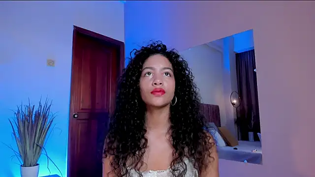 Snapshot of AntonellaHall_ chatting on May 14, 2026, 6:38 pm AntonellaHall online show from May 14, 2026, 6:38 pm